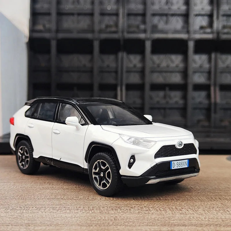 1:32 RAV4 SUV 2023 Alloy Model Car Toy Diecasts Metal Casting Sound anBack d Light Pull Car Toys For Children Vehicle